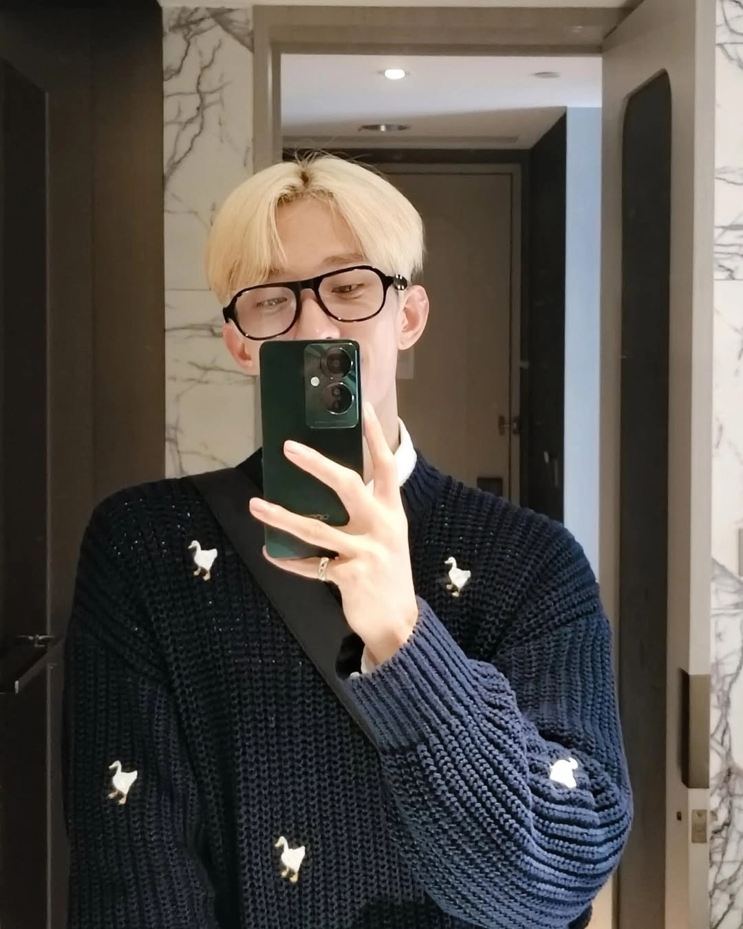 男生髮型推薦 4：乾淨削邊髮